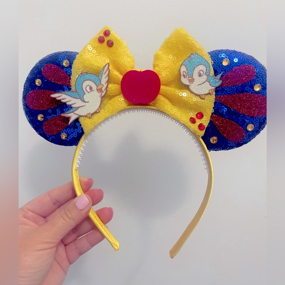 Snow, White Minnie, mouse ears! 💙 - Picture 1 of 2